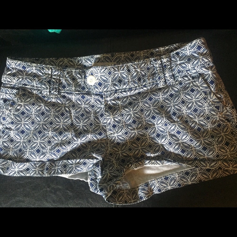 Red Camel size 9 blue an white shorts